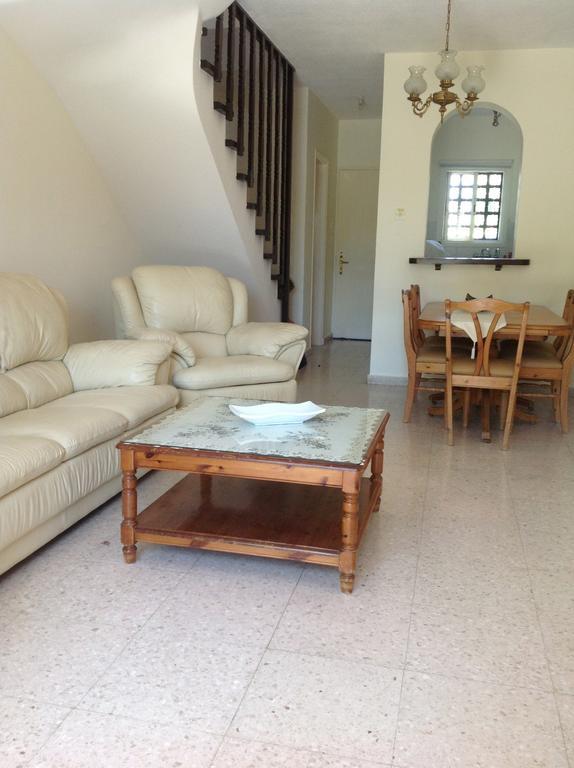 Paphos Townhouse Villa Luaran gambar